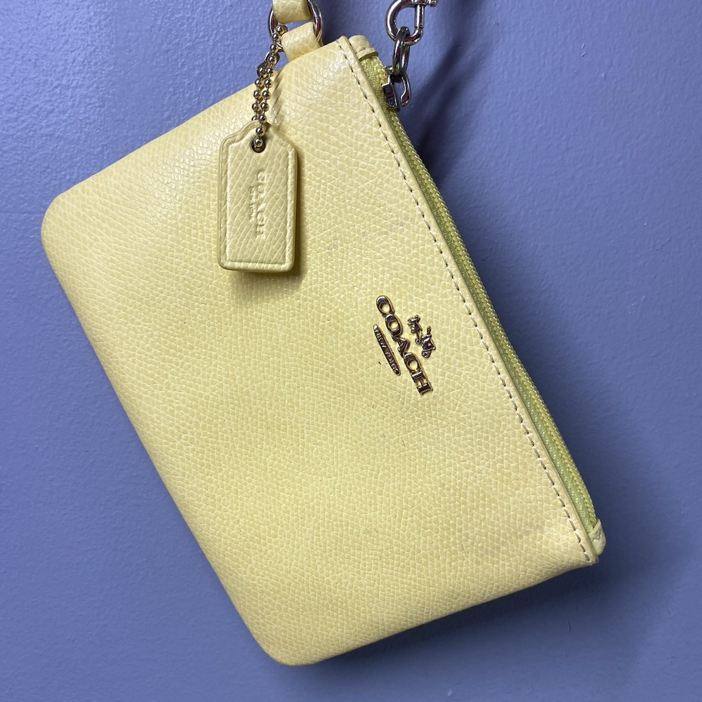 Coach Womens Corner Zip Wristlet in Bright Yellow Wallet‎ Leather 4.5x6"
